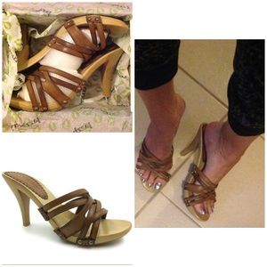 Natural Conga Slip-on Sandals